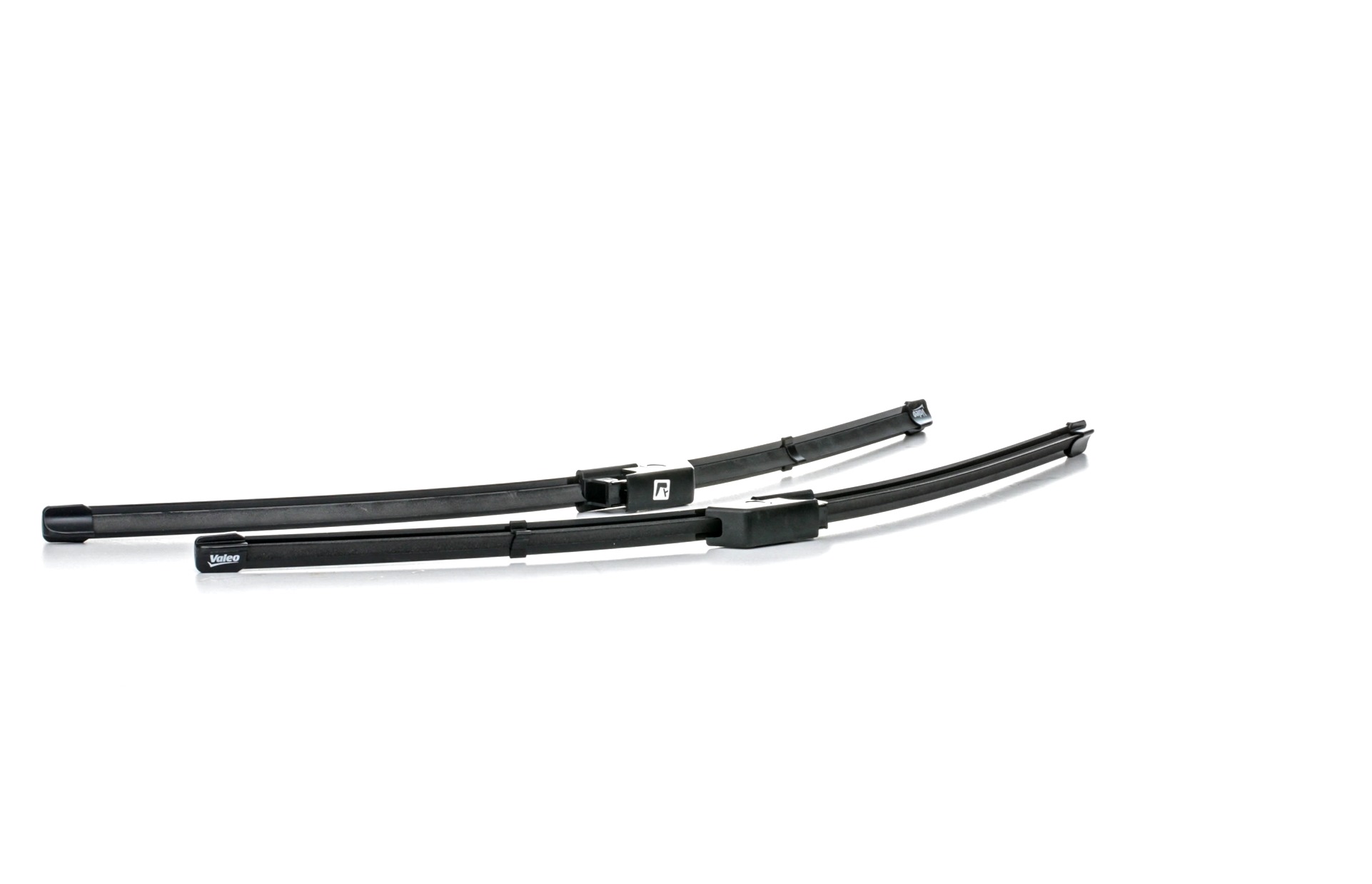 VF320 VALEO SILENCIO X.TRM, SILENCIO FLAT BLADE SET 590, 580 mm Front, Beam, with spoiler, for left-hand drive vehicles, Pin Fixing Styling: with spoiler, Left-/right-hand drive vehicles: for left-hand drive vehicles Wiper blades 574320 buy