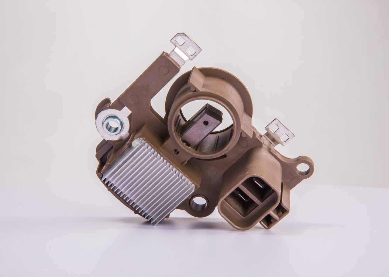 14V BOSCH Napětí: 14V Regulátor generátoru F 042 320 046 kupte si levně