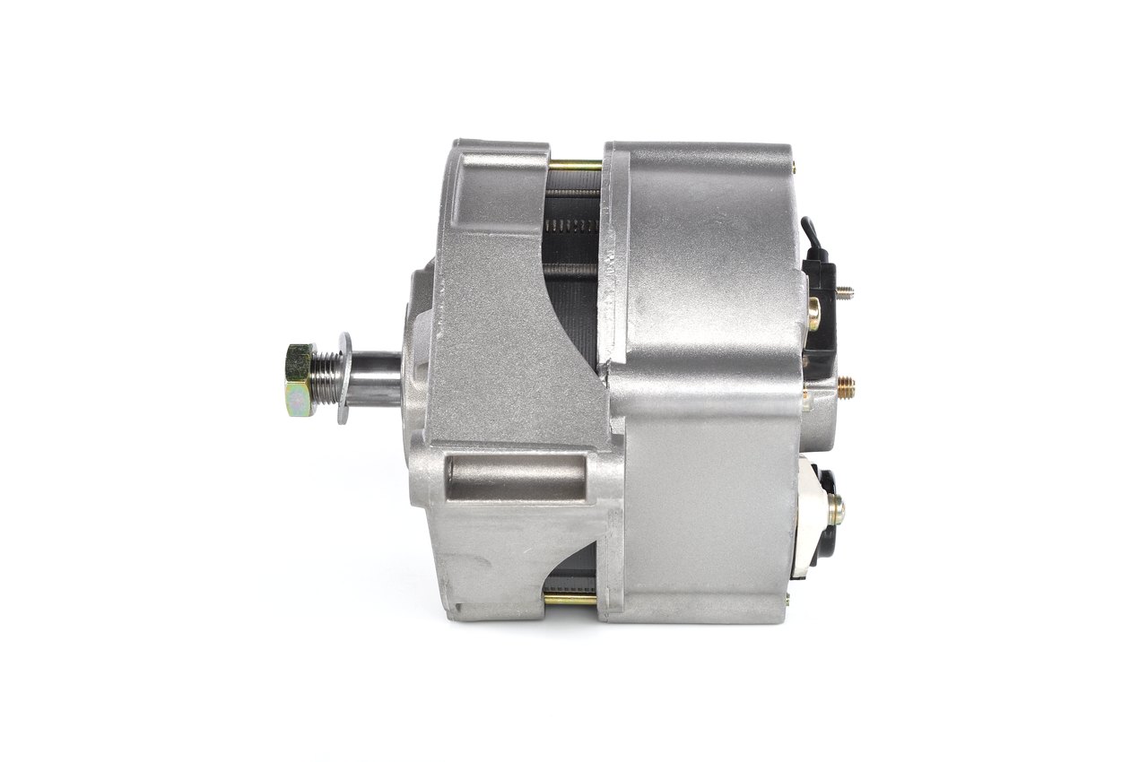 BOSCH 0 120 484 020 Alternator 14V, 85A, excl. vacuum pump