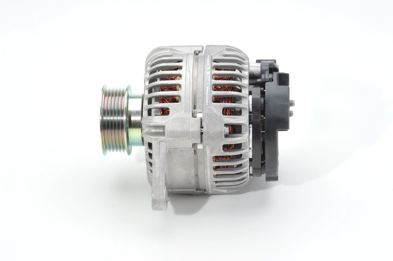 NCB1 (>) 14V 70/120A BOSCH 14V, 120A, Ei sisällä alipainepumppua, Ø 68 mm Generaattori 0 124 515 044