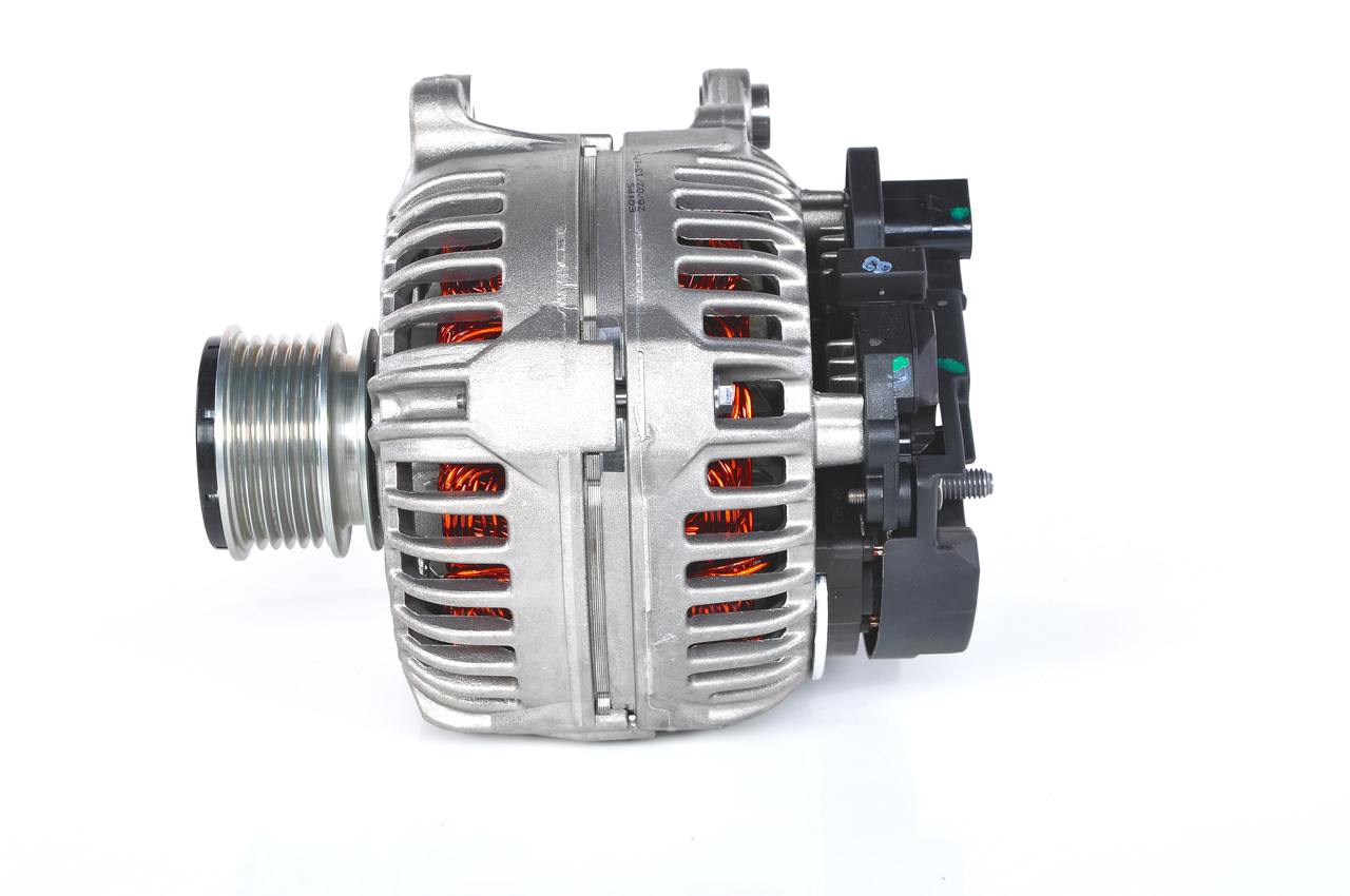 E8 (>) 14V 75/140A BOSCH 14V, 140A, bez vakuového čerpadla, Ø 56,2 mm Alternátor 0 124 525 092 kupte si levně
