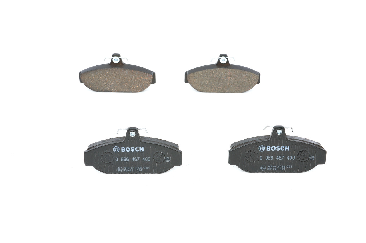 BOSCH 0 986 467 400 Brake pad set Low-Metallic, with anti-squeak plate