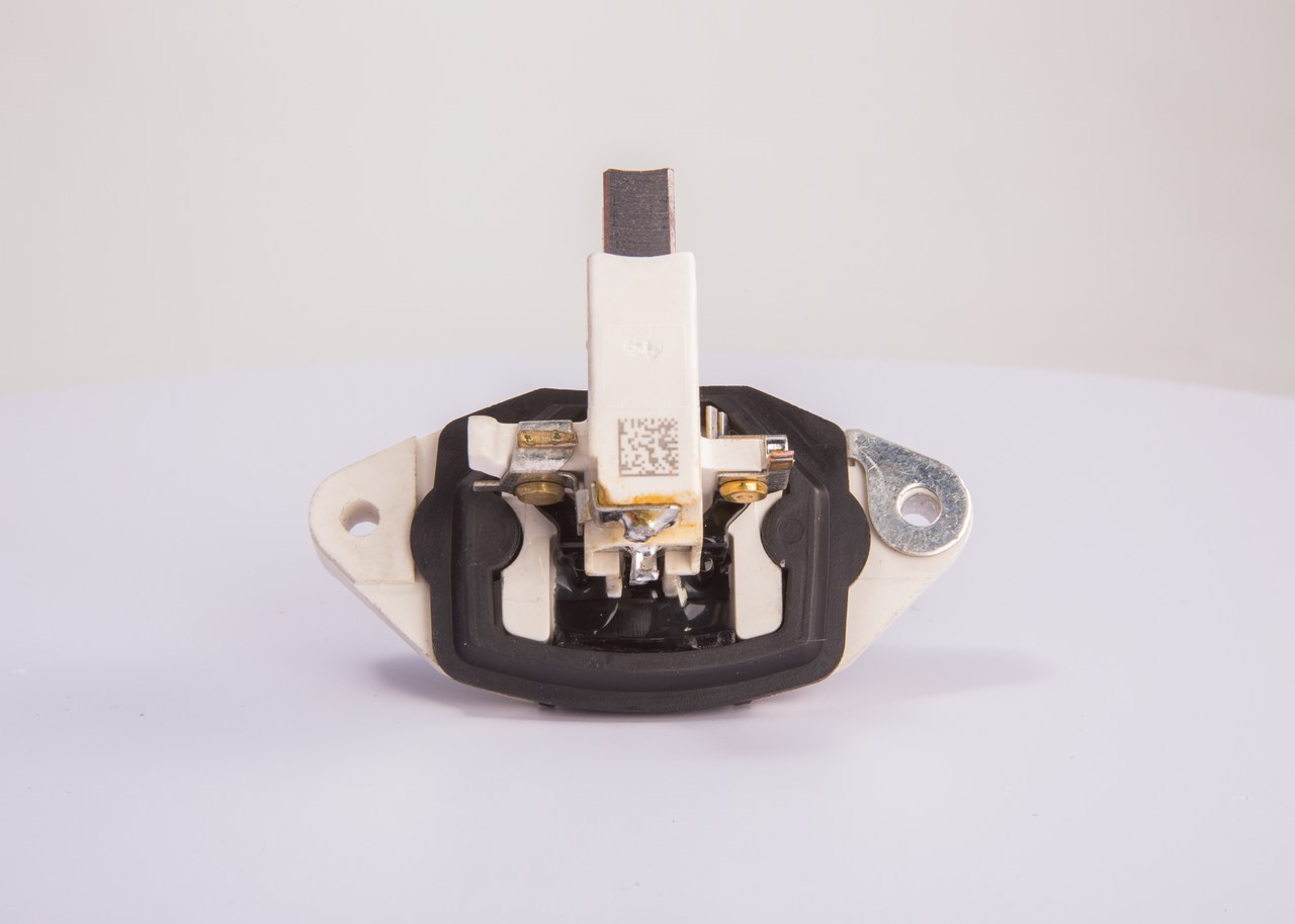 EL 14V/HR10 1197311034 Krmilnik alternatorja (regler) BOSCH 111 899 A1 RENAULT