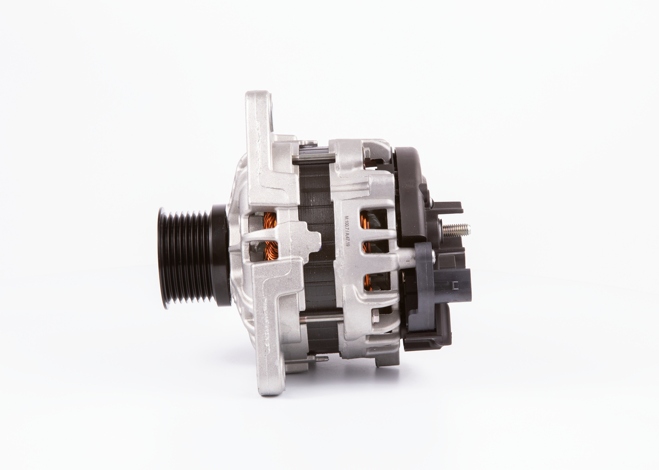 C3 (>) 14V 53/120A F000BL06H7 Alternator BOSCH 2T0903015