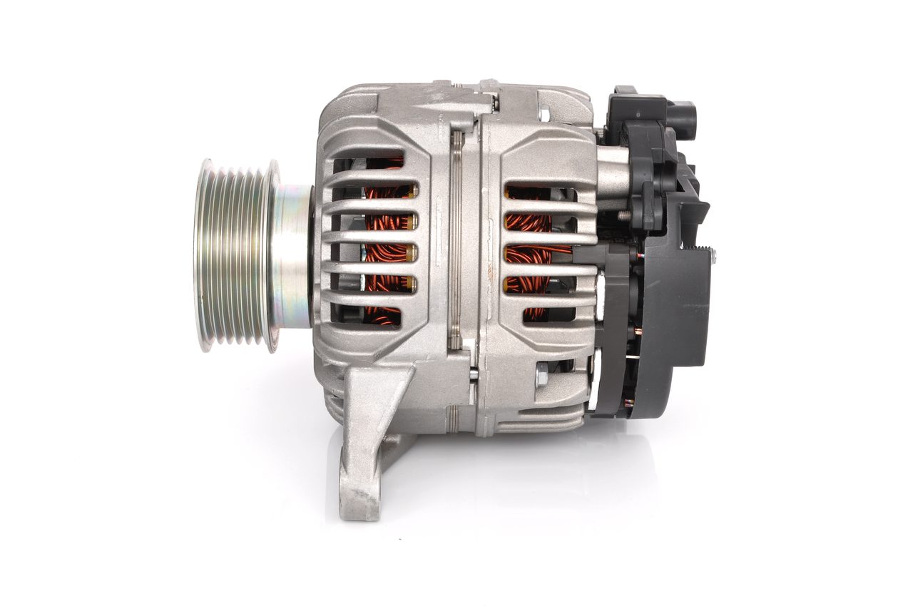 1 986 A00 520 BOSCH Generator IVECO 14V, 90A, B1+(M8),L, PL87, excl. vacuum pump, Ø 68 mm