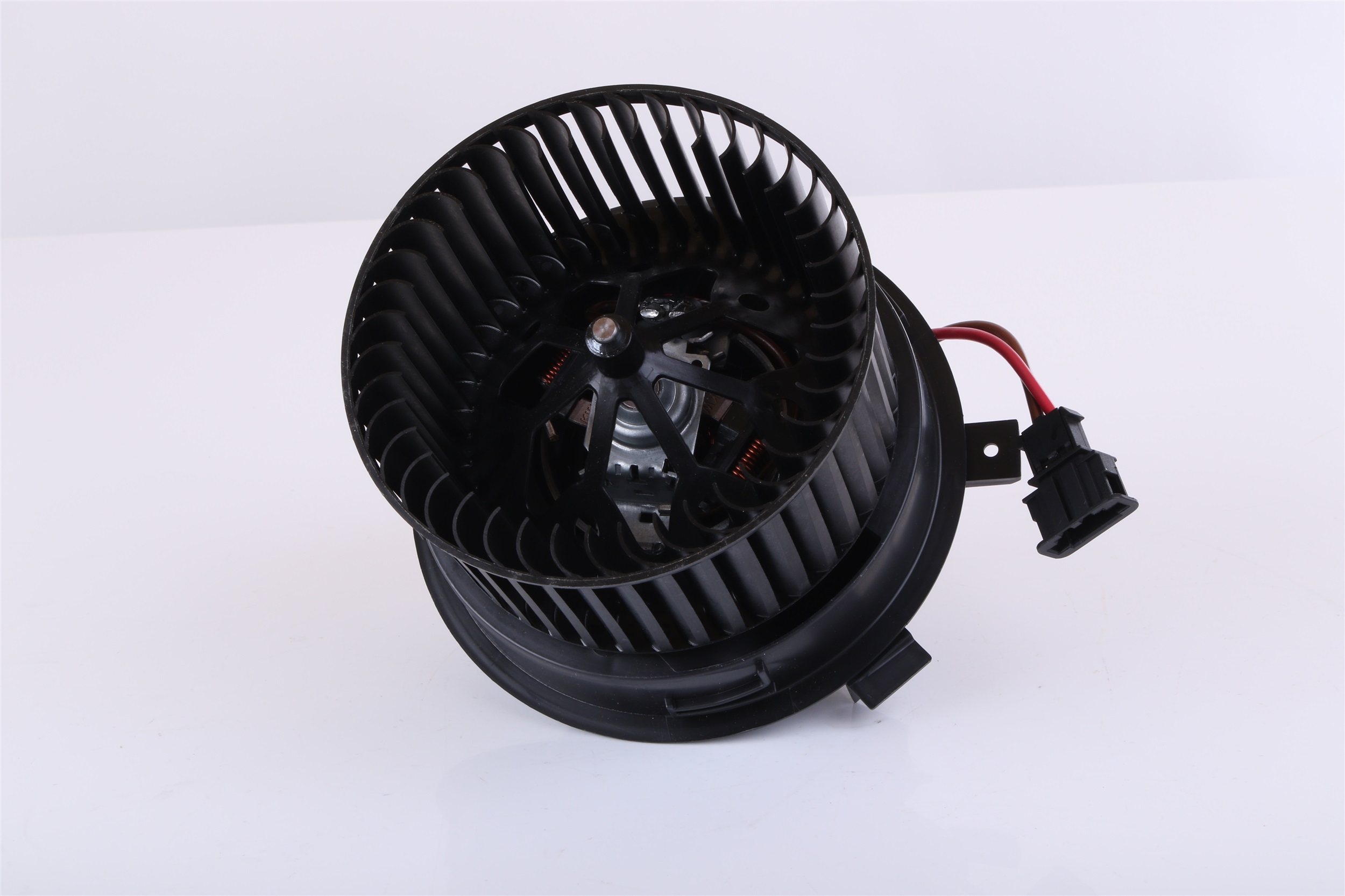 NISSENS 87704 Interieurventilatie Zonder weerstand