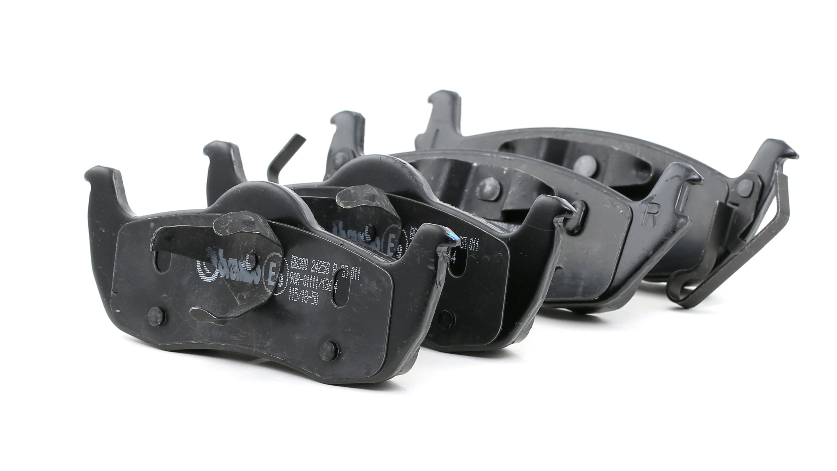 P 37 011 BREMBO Brake pad set JEEP excl. wear warning contact, with piston clip, with anti-squeak plate, without accessories
