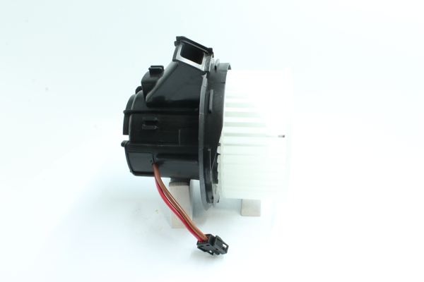 Heater fan motor PowerMax for right-hand drive vehicles - 7200038