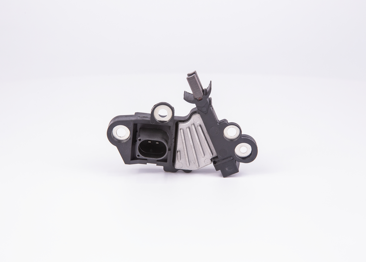 Kupi 1 986 AE0 047 BOSCH Krmilnik alternatorja (regler) 1 986 AE0 047 poceni
