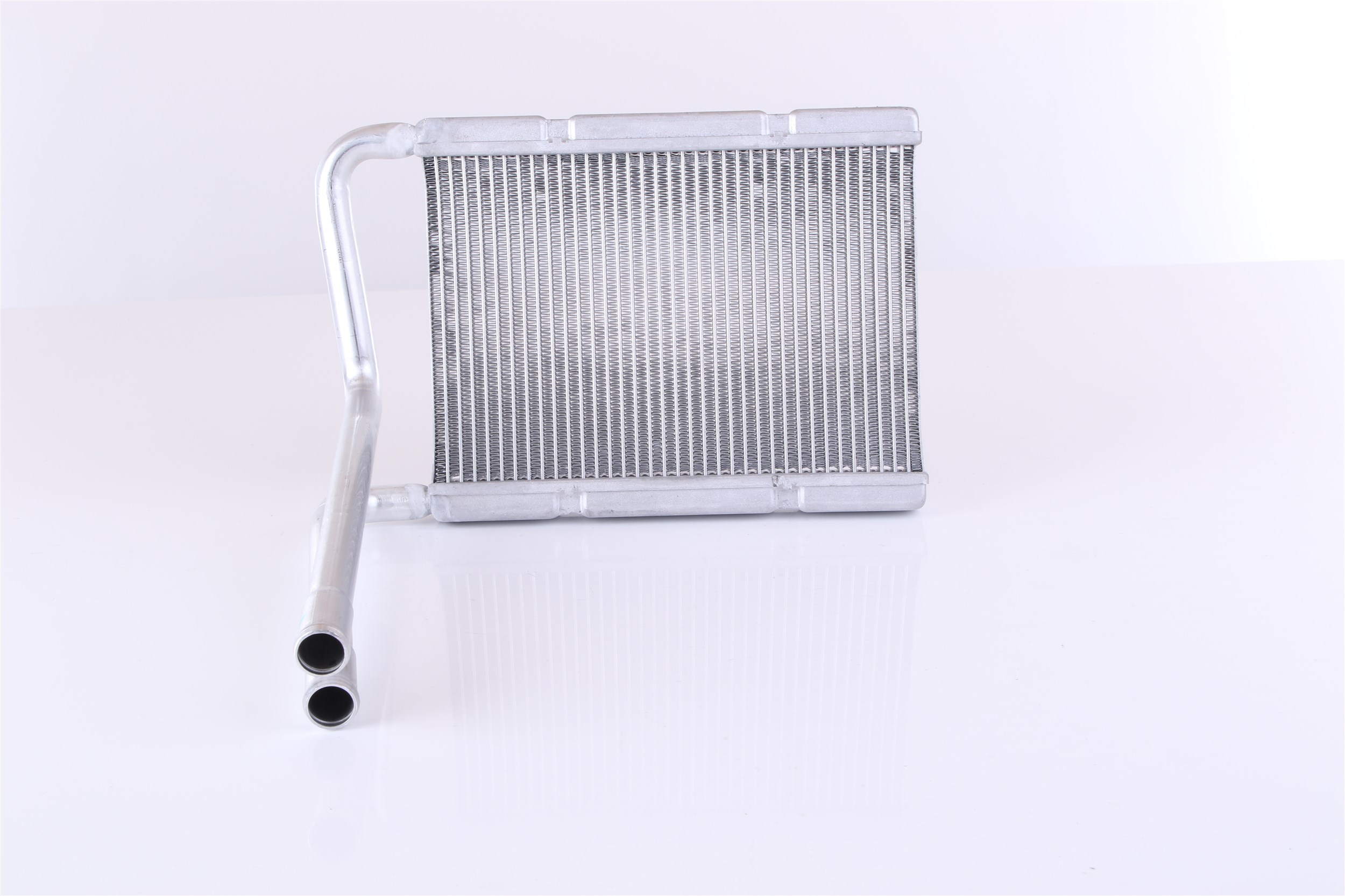 NISSENS 77527 Radiateur De Chauffage avec tuyau