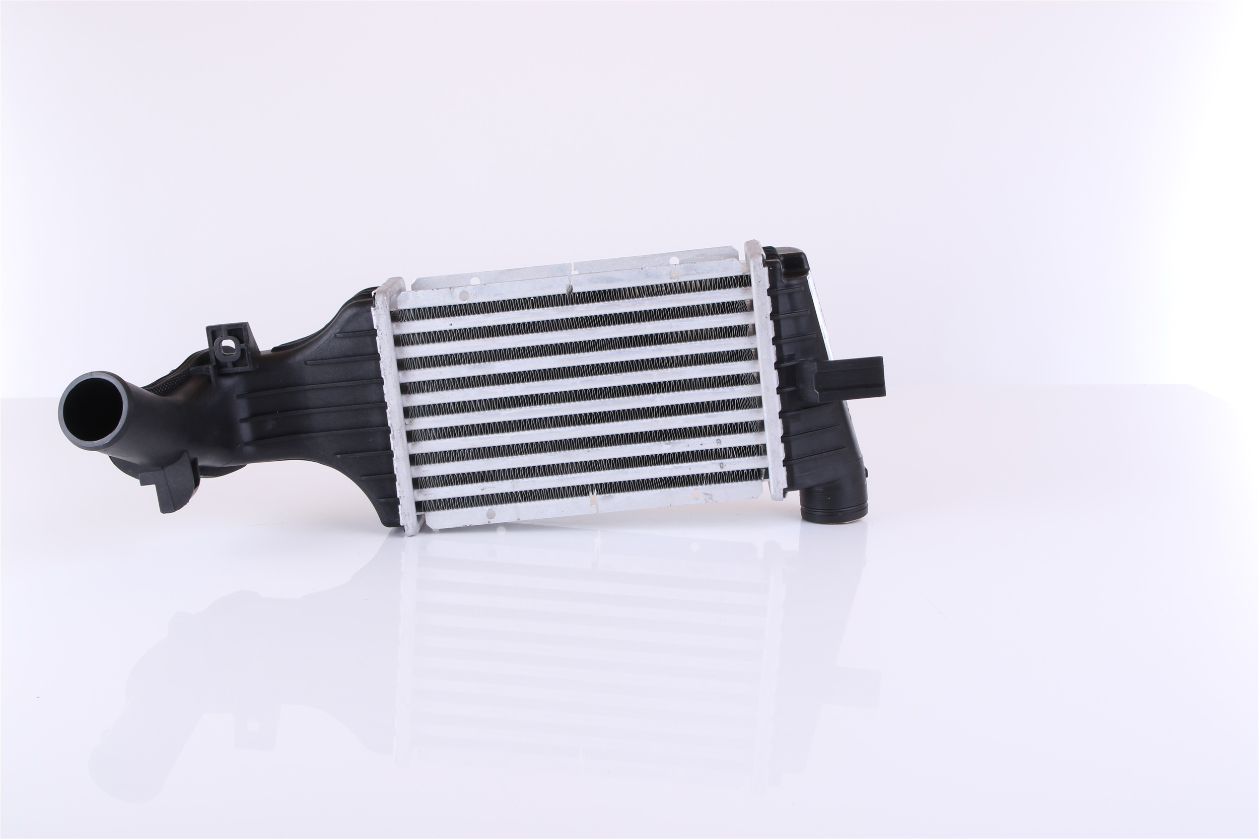 NISSENS 96789 Intercooler Zonder snelkoppeling, Aansluiting links, haaks