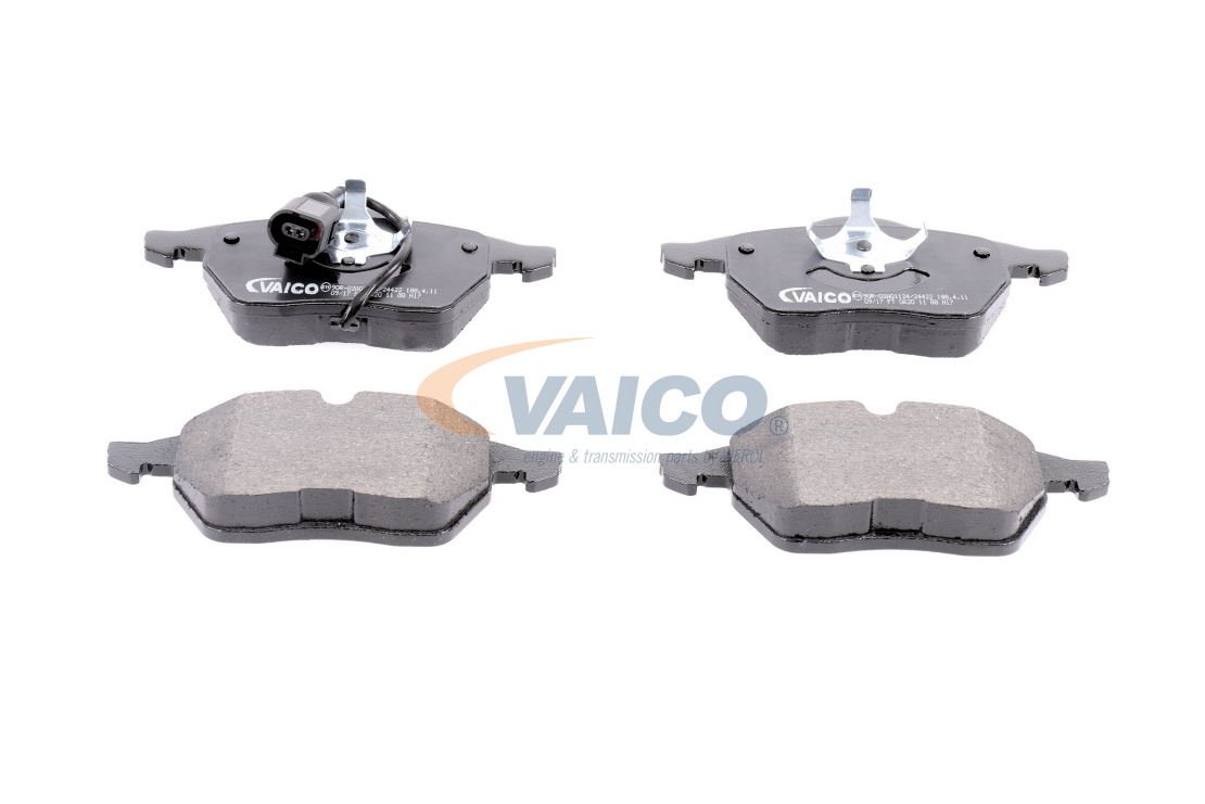 Original V10-8132 VAICO Brake pad set IVECO