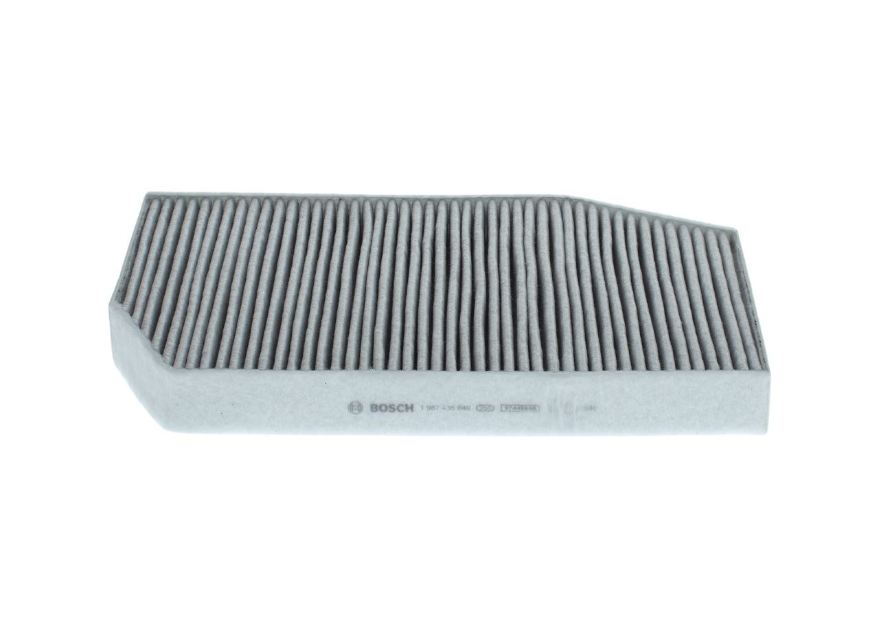 R 5640 BOSCH 1987435640 BMW 5 Sedanas (G60) i5 M60 xDrive Salono filtras 601 AG elektr. 2025 kaina