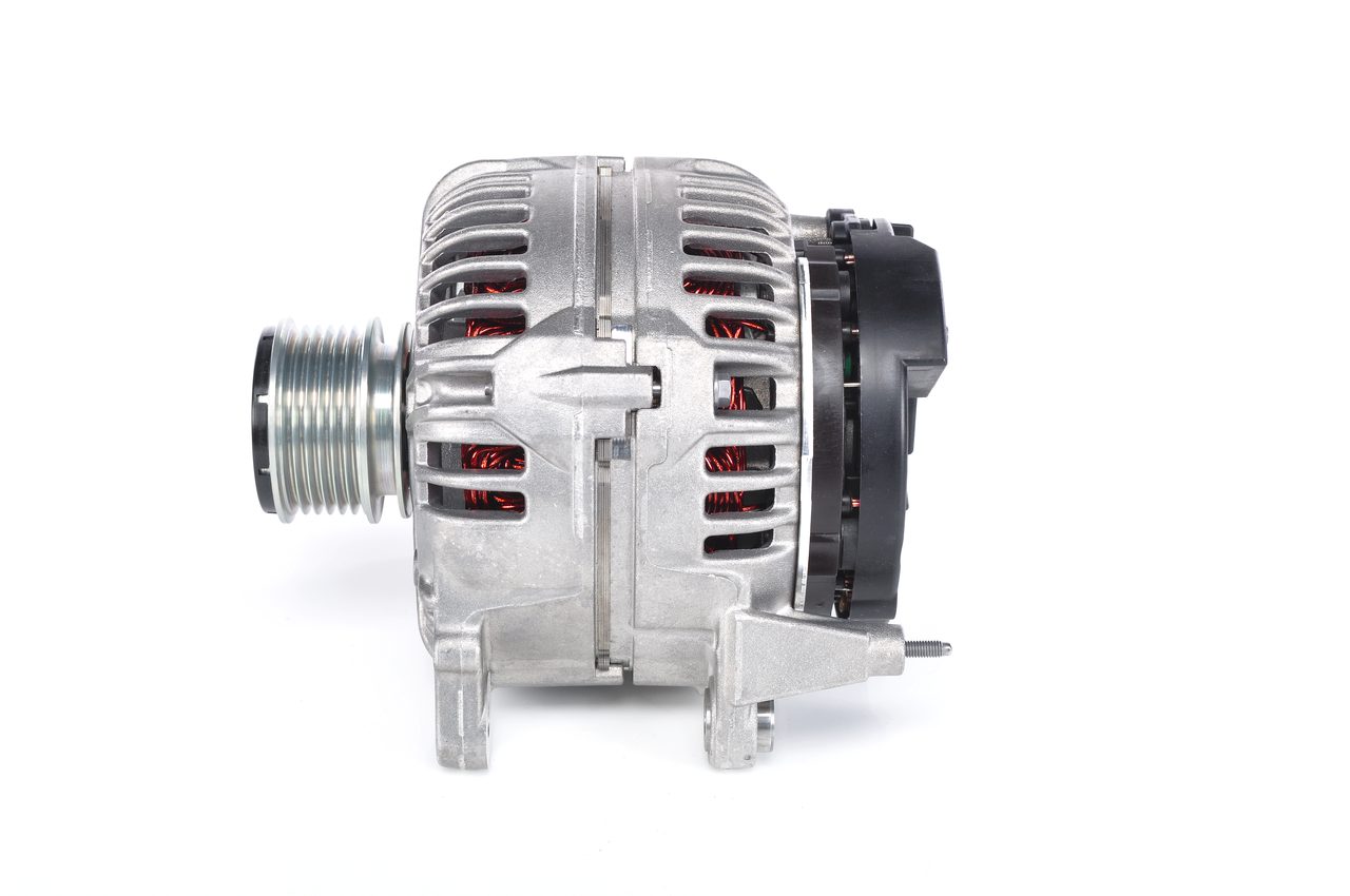 E8 (>) 14V 75/140A BOSCH 14V, 140A, Ei sisällä alipainepumppua, Ø 55,9 mm Generaattori 0 124 525 542