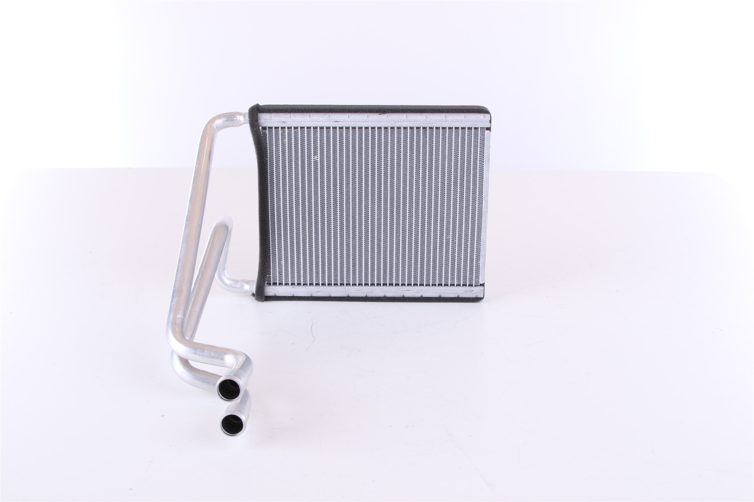 NISSENS 77534 Radiateur De Chauffage avec tuyau