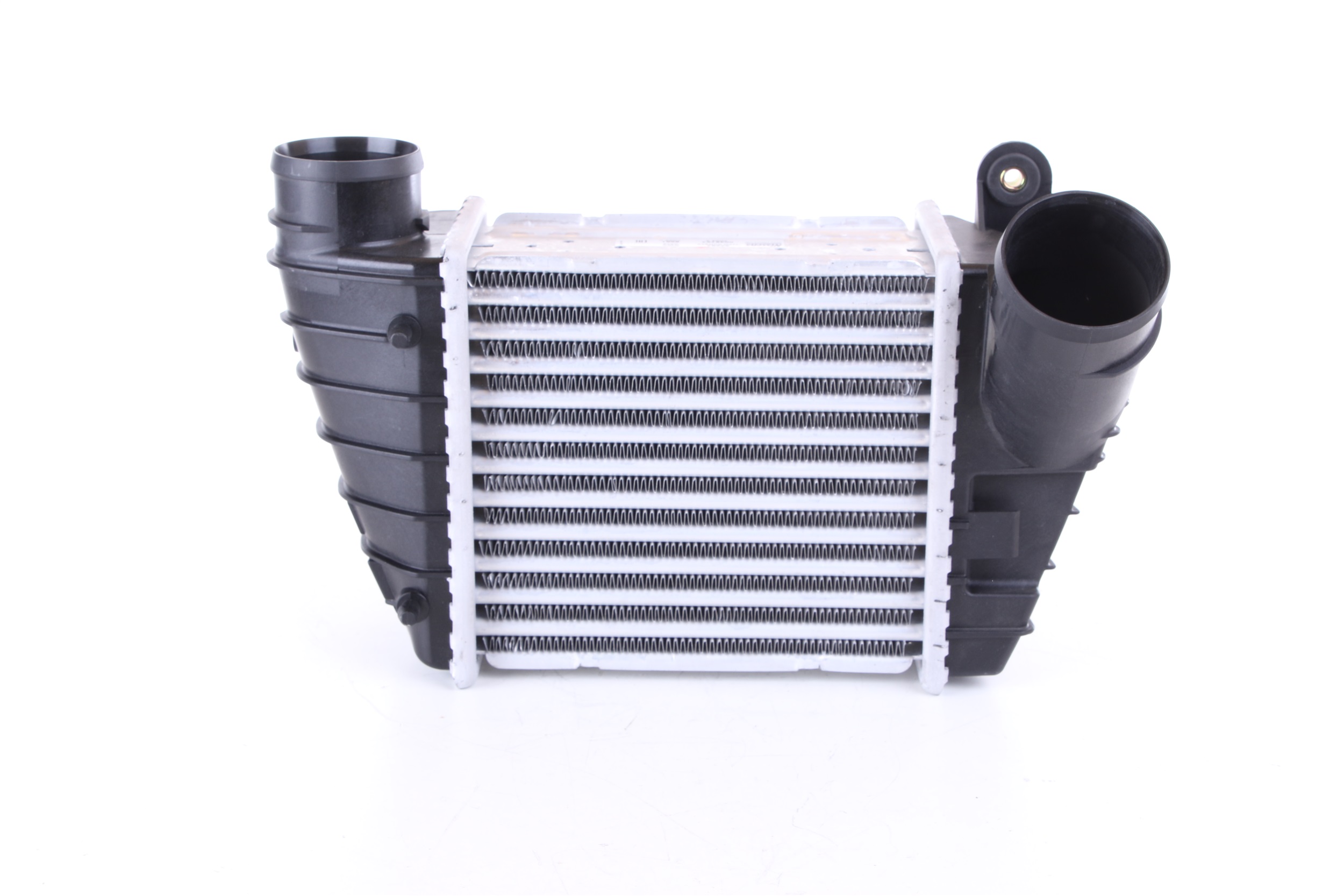 376700051 NISSENS bez szybkozłączki, Przyłącze strona lewa, kątowe, Przyłącze strona prawa, proste Intercooler 96682 kupić niedrogo