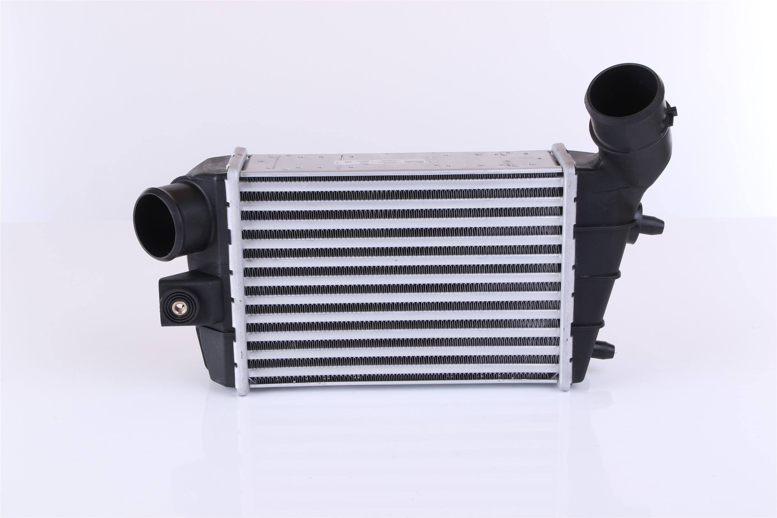 NISSENS 96698 Intercooler billig i online butik