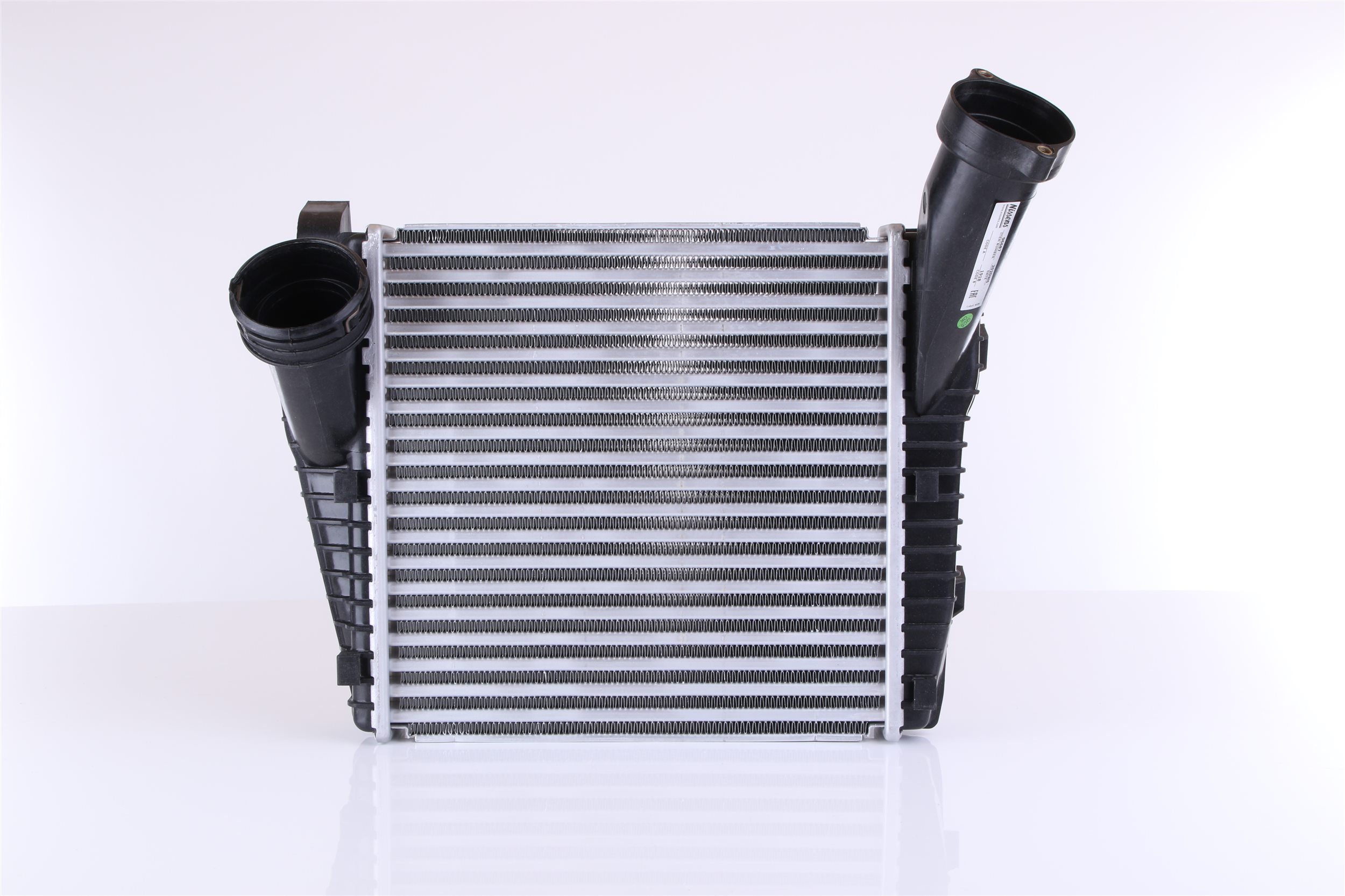 NISSENS 96687 Intercooler billige i nettbutikk