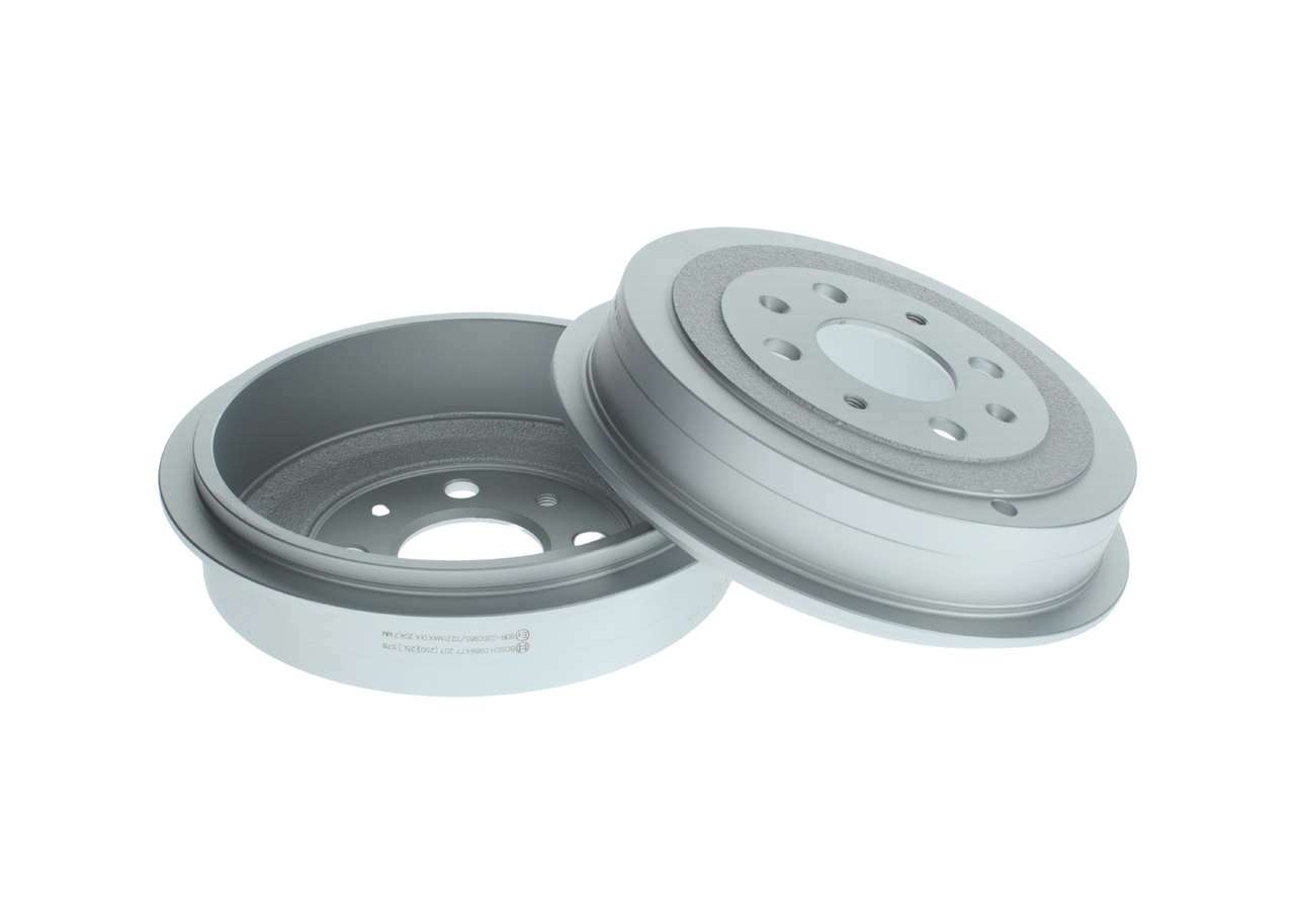 0 986 477 207 BOSCH Wheel drum MITSUBISHI Pajero / Shogun III Off-Road Convertible (V6_W, V7_W)