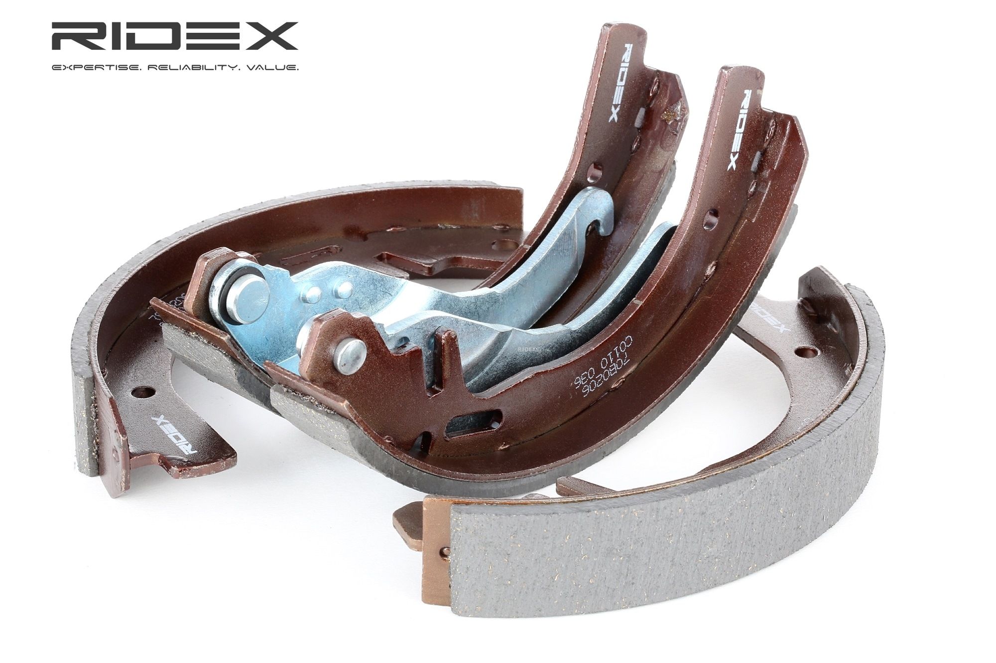 RIDEX 70B0206 Brake Shoe Set Rear Axle, Ø: 200 x 29 mm, with lever