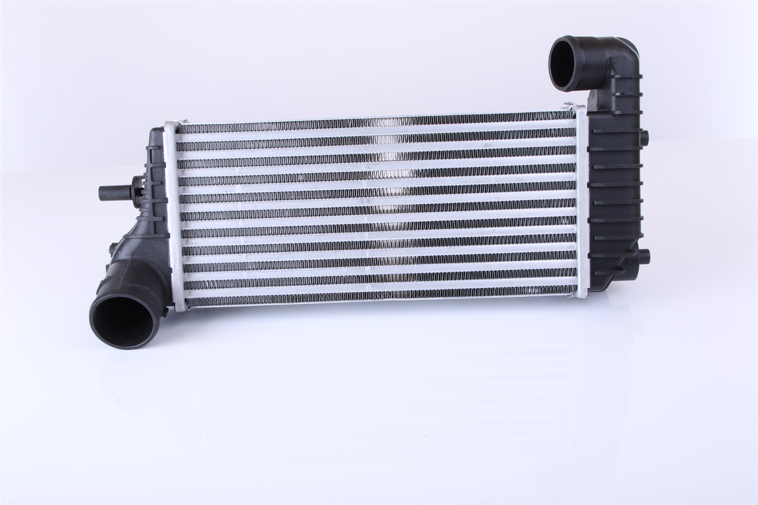 NISSENS 96251 Intercooler sans raccord rapide, Raccord à gauche, coudé