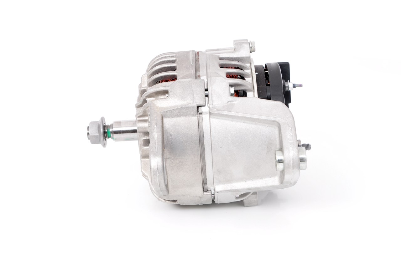 BOSCH 0 124 655 425 Alternator 28V, 120A, excl. vacuum pump